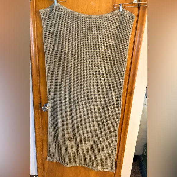 Casaluna Other - Textured Waffle Knit towel in khaki Green